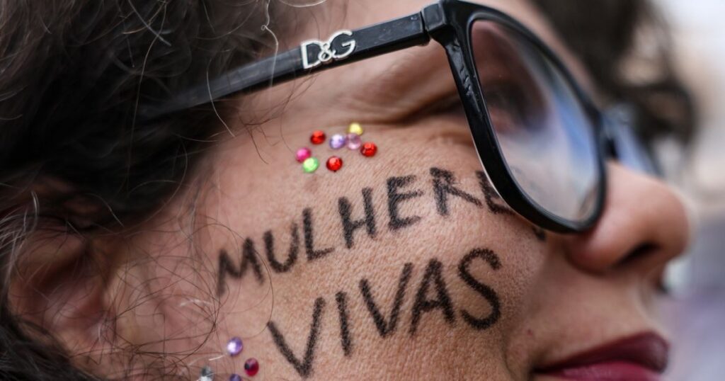 Operação Mulher Segura orienta uso do 190 e do Ligue 180 em casos de violência