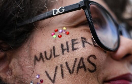 Operação Mulher Segura orienta uso do 190 e do Ligue 180 em casos de violência