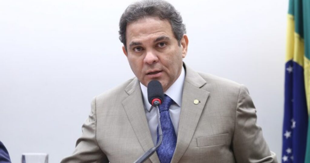 Regra para derivados de açaí incluiria aviso frontal e nomes compatíveis com a fórmula